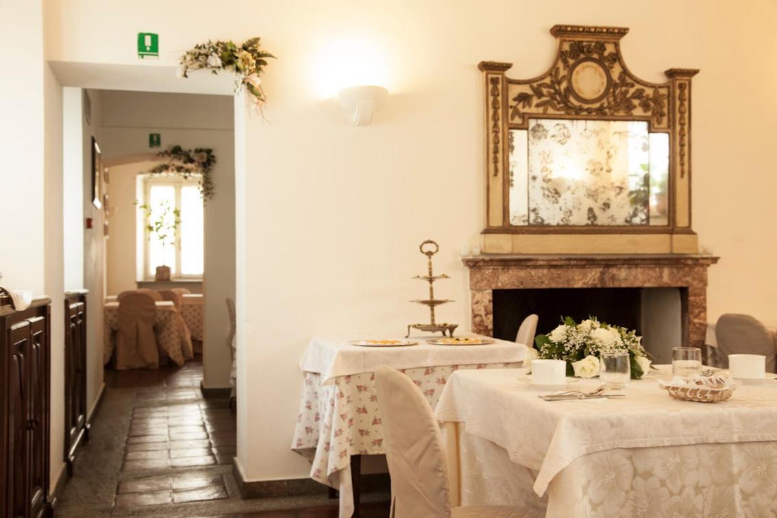 Locanda La Posta Cavour Eksteriør bilde
