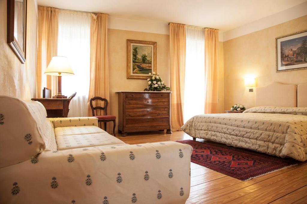 Locanda La Posta Cavour Eksteriør bilde
